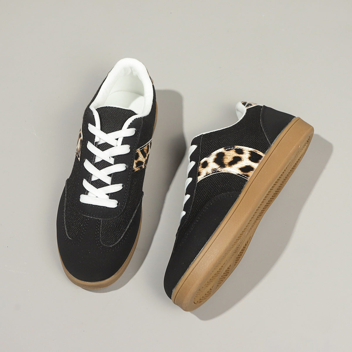 Round Toe Lace-up Vintage Leopard Print German Training Shoes