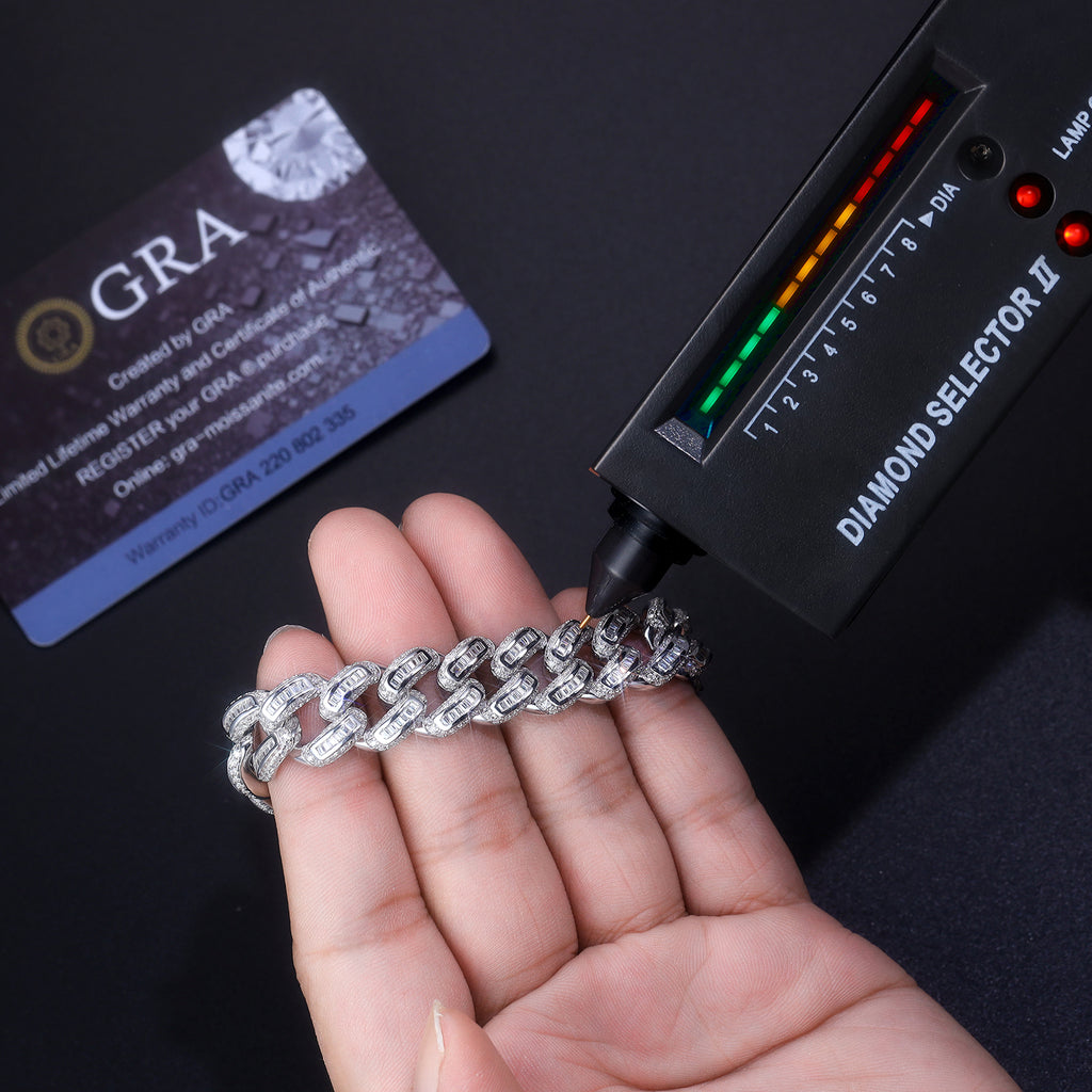 Set With Top-quality Moissanite, This Luxurious And Fashionable Light Luxury Jewelry Silver Bracelet Is Made Of S925 Silver Electroplated With Platinum