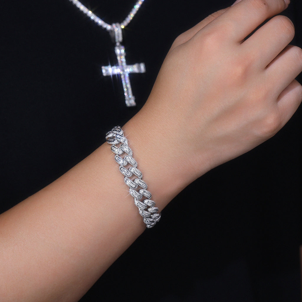 Set With Top-quality Moissanite, This Luxurious And Fashionable Light Luxury Jewelry Silver Bracelet Is Made Of S925 Silver Electroplated With Platinum