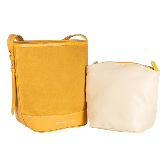 RB1031AR  | Borsa Donna a Secchiello BRENDA in Vera Pelle Made in Italy. Accessori in metallo Oro Lucido - Colore Senape - Dimensioni: cm 25 x 23,5 x 17