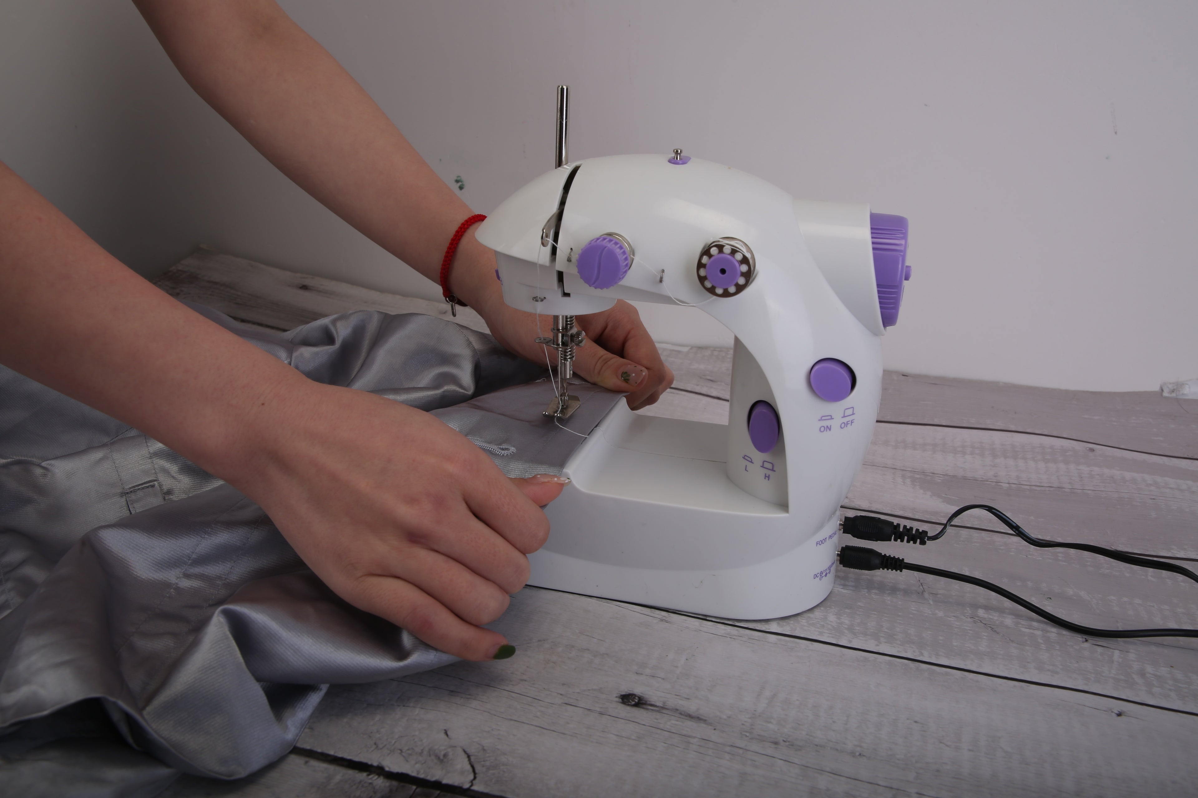 1Pc Electric Sewing Machine Portable 2 Speed Overlock Foot With Foot Pedal LED Light